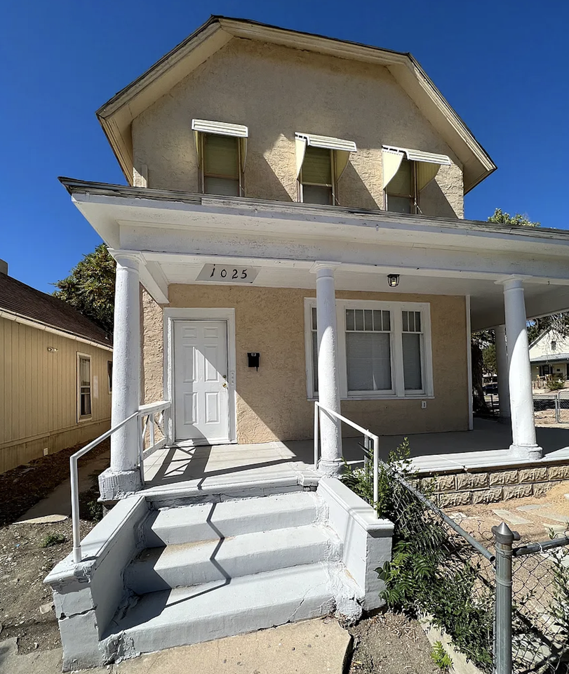 1025 N Greenwood St #2 - Photo 5 of 7