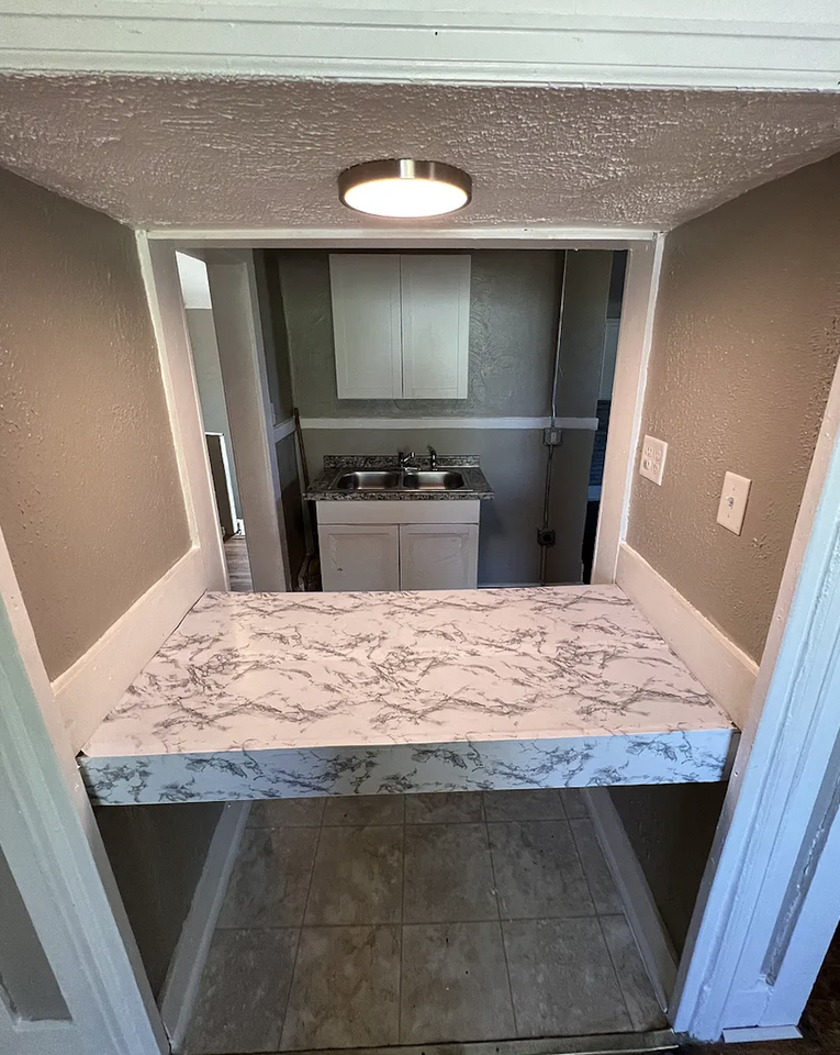 1025 N Greenwood St #2 - Photo 7 of 7