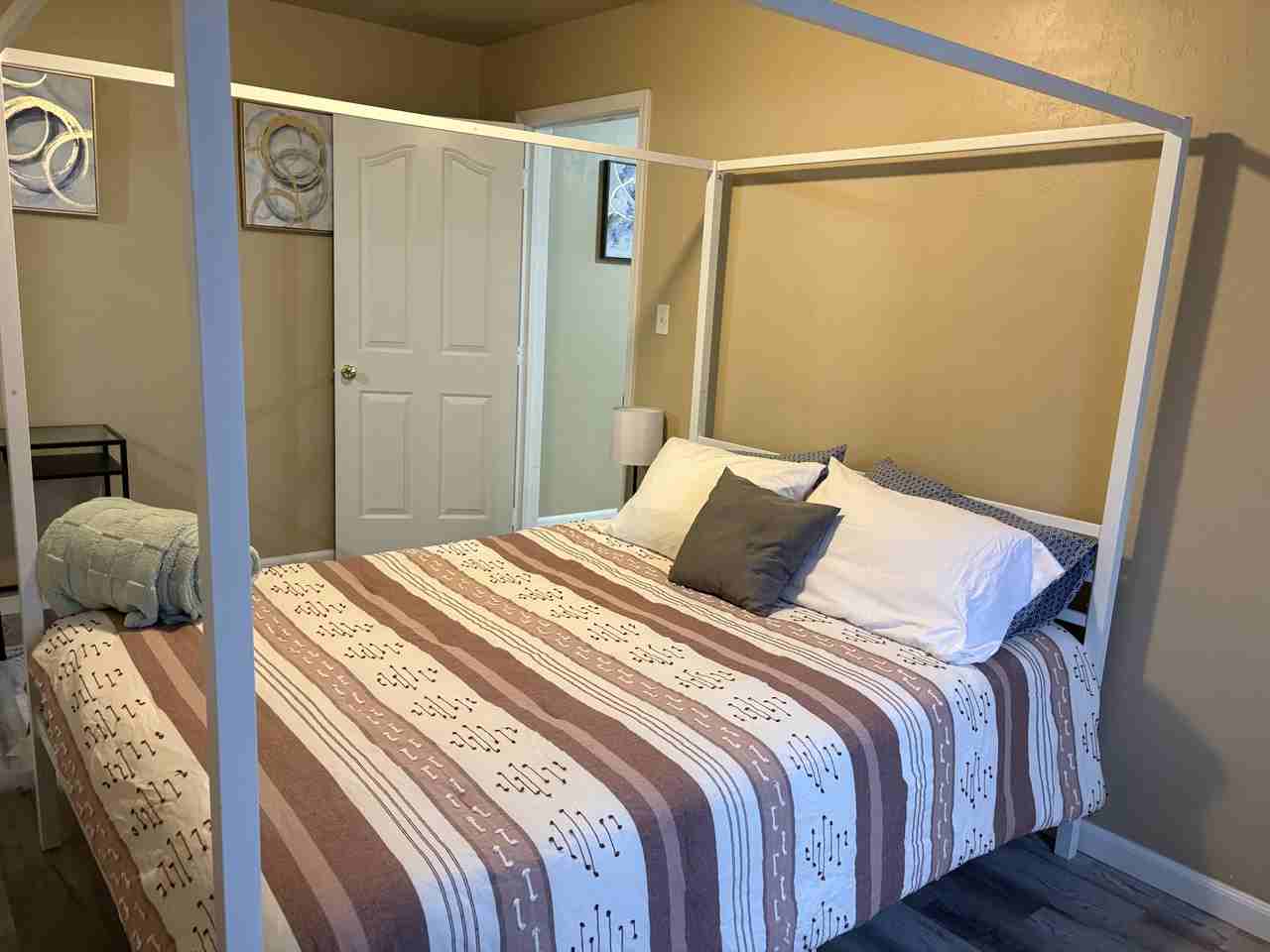 1717 Main St #11 - Photo 2 of 11