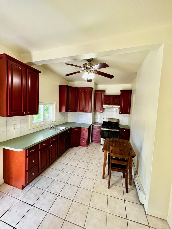 500 N Division St #1 - Photo 3 of 10