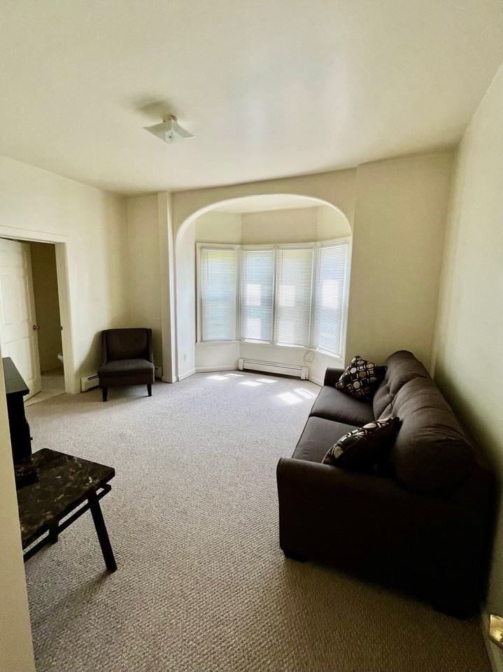 500 N Division St #1 - Photo 4 of 10