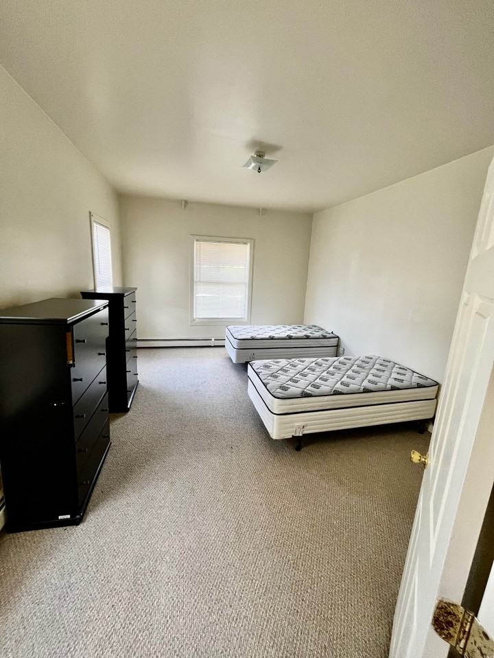 500 N Division St #1 - Photo 6 of 10