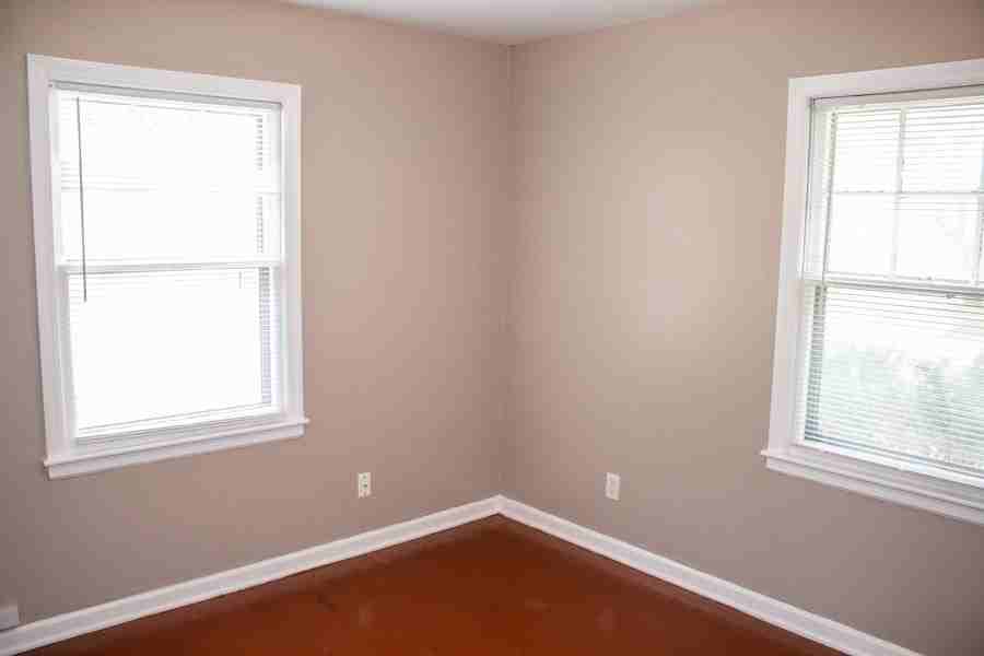 8907 E 73rd St - Photo 6 of 15