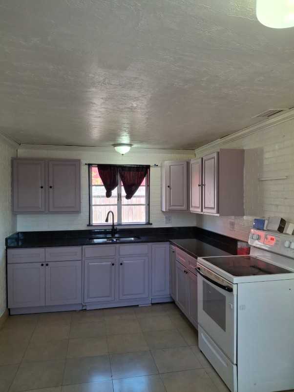 4730 68th Ln N - Photo 4 of 33