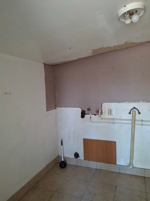 4730 68th Ln N - Photo 6 of 33