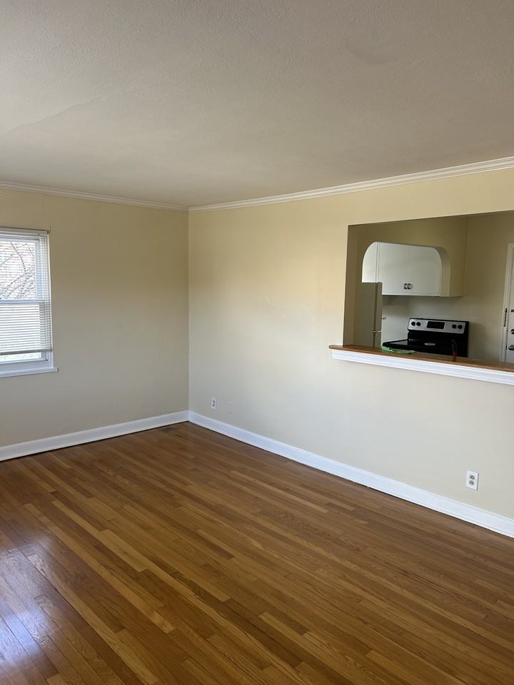 877 Farmington Ave #881-301 - Photo 6 of 7