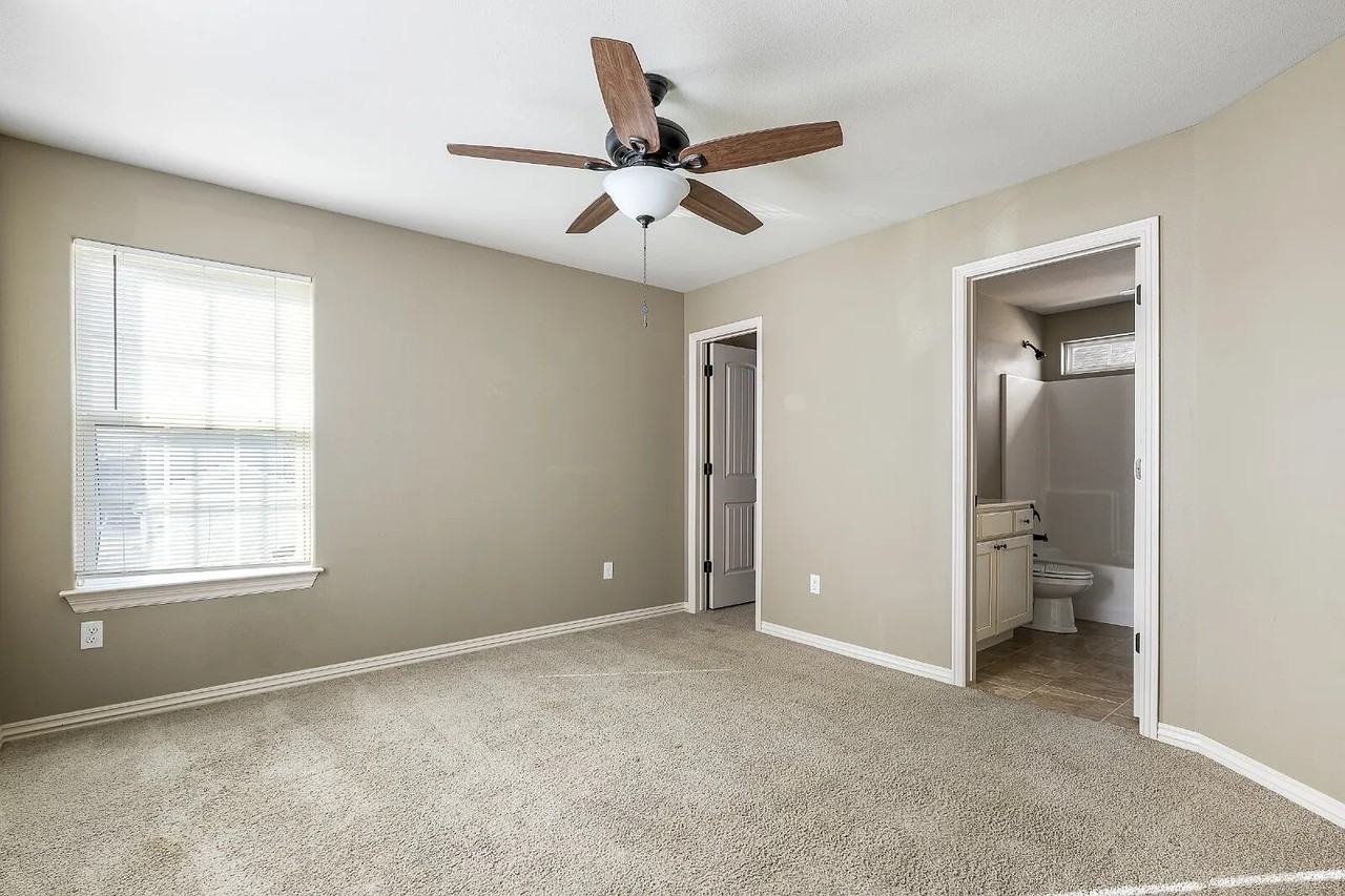 537 N Keats Dr - Photo 6 of 9