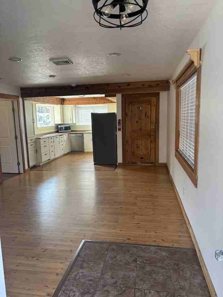 592 Ewald Ave Se - Photo 3 of 12