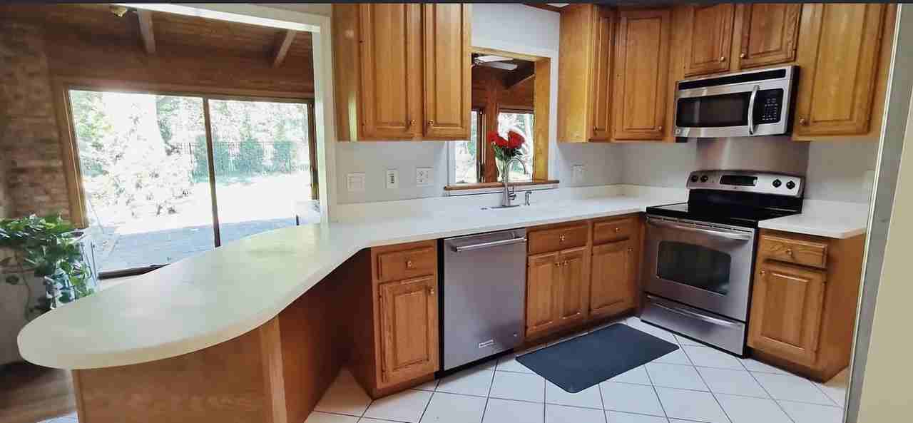 1214 Vinita Ln - Photo 5 of 15