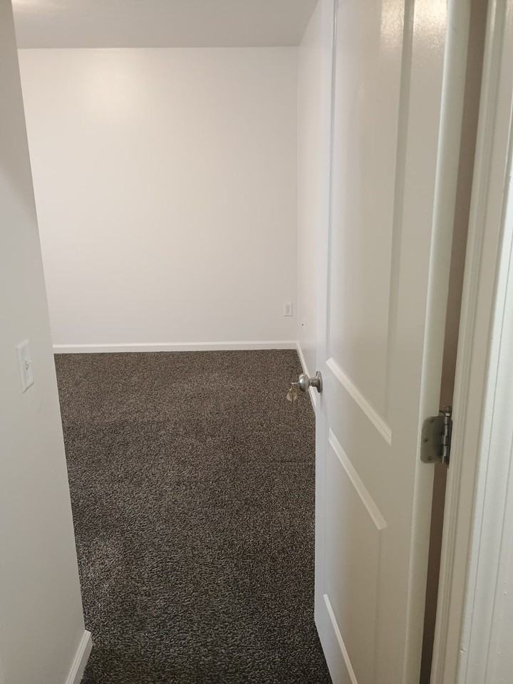 1203 Euclid Ave #1 - Photo 6 of 28