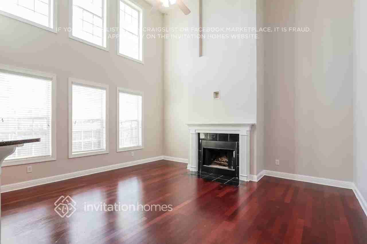 5219 Cedar Shoals Dr - Photo 4 of 16