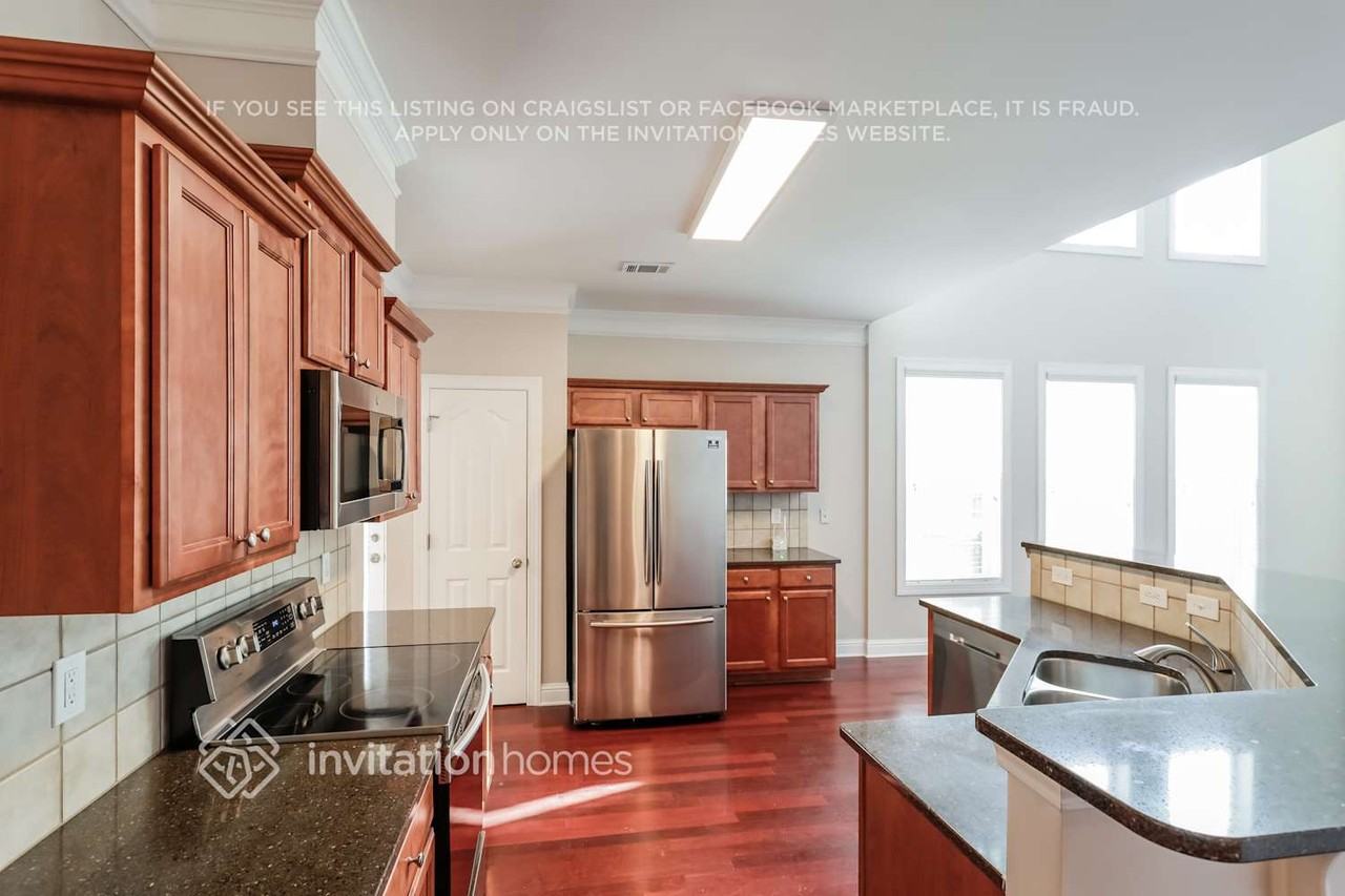 5219 Cedar Shoals Dr - Photo 5 of 16