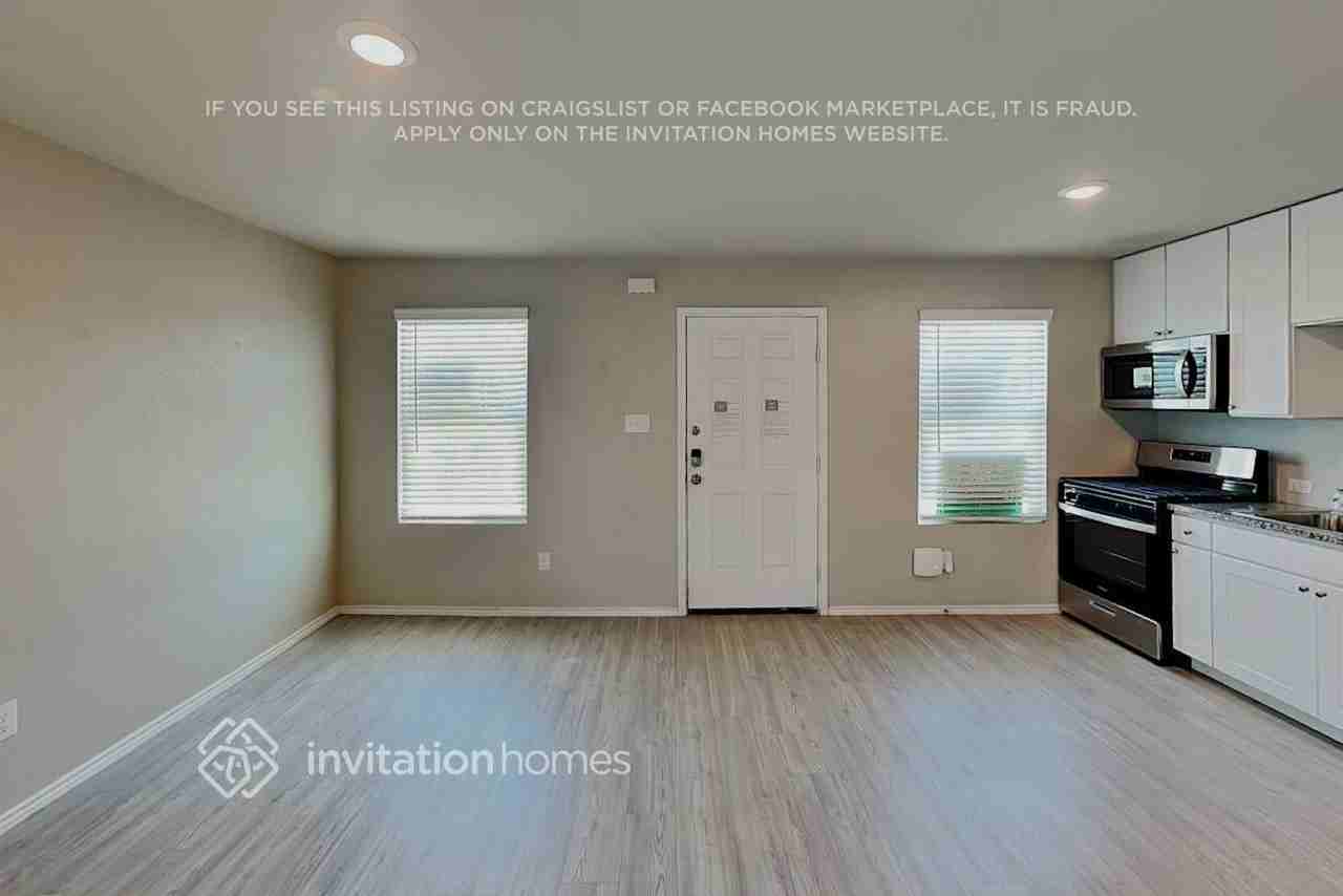 5402 Verdugos Palace - Photo 4 of 16