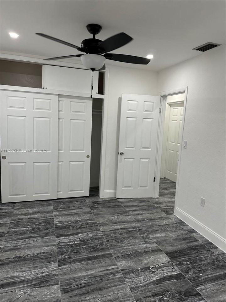 9320 Southwest 46th Terrace #9320 - Photo 7 of 22