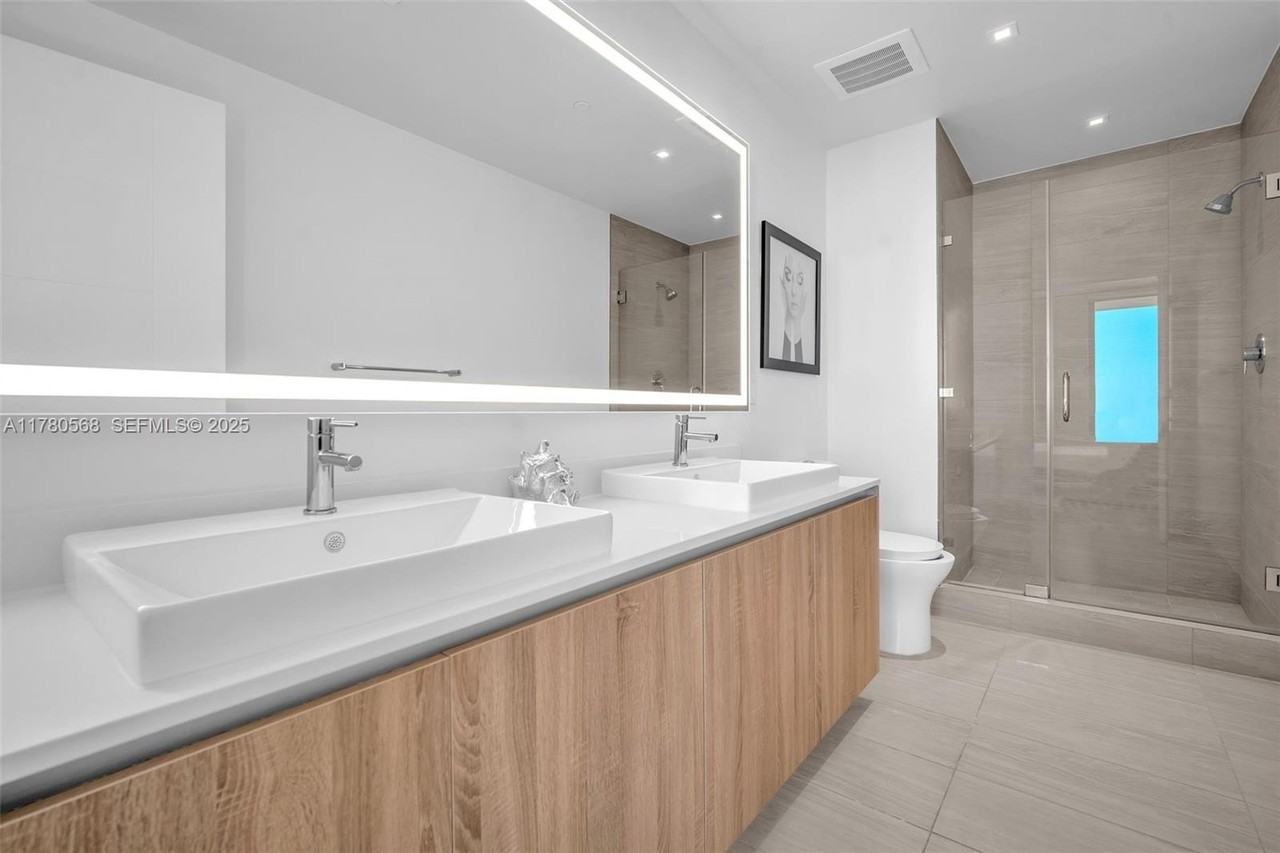 2960 Northeast 207th Street #1102 - Photo 7 of 27