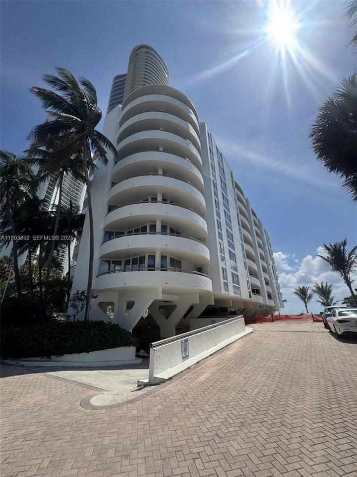 15645 Collins Avenue #901 - Photo 2 of 49