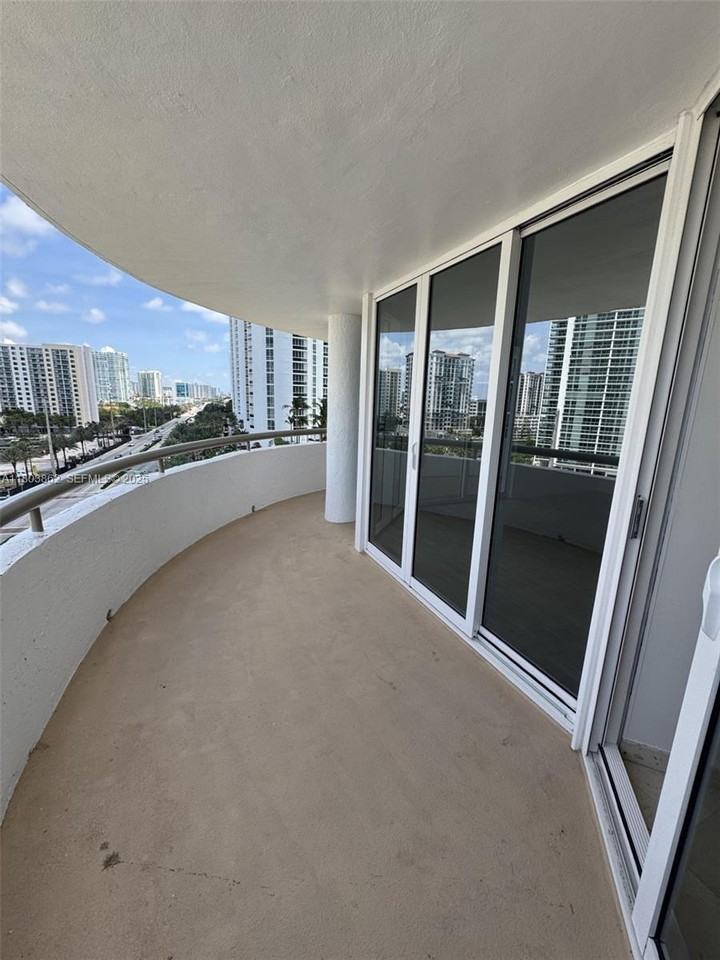 15645 Collins Avenue #901 - Photo 3 of 49