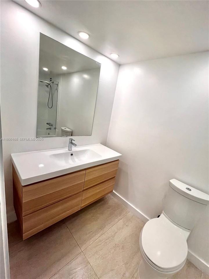 6770 Indian Creek Drive #10D - Photo 2 of 24