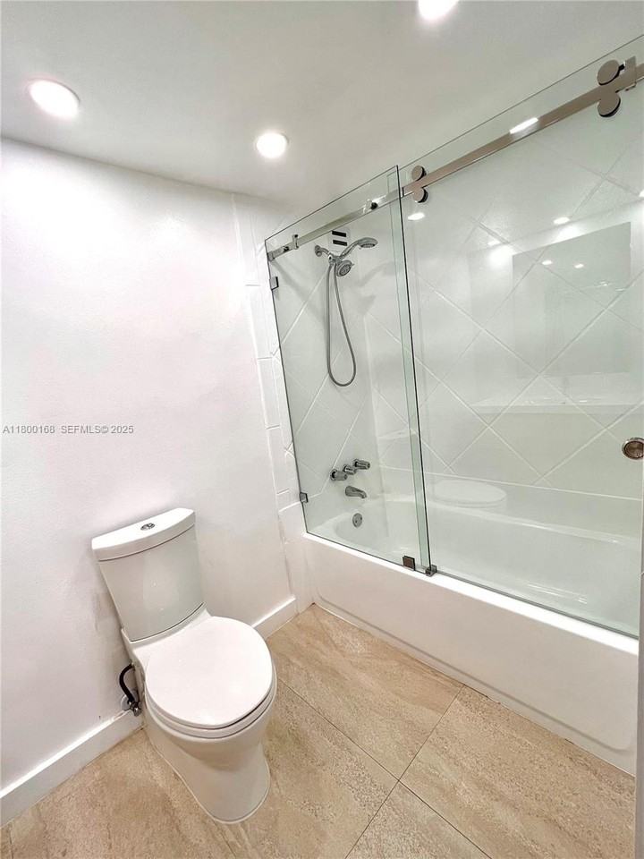 6770 Indian Creek Drive #10D - Photo 3 of 24