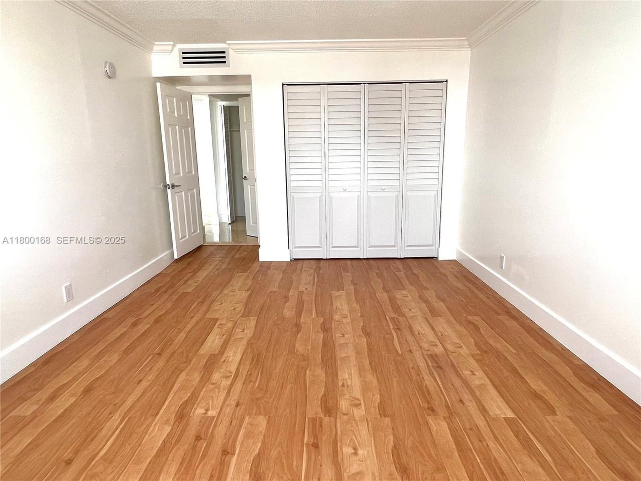 6770 Indian Creek Drive #10D - Photo 5 of 24