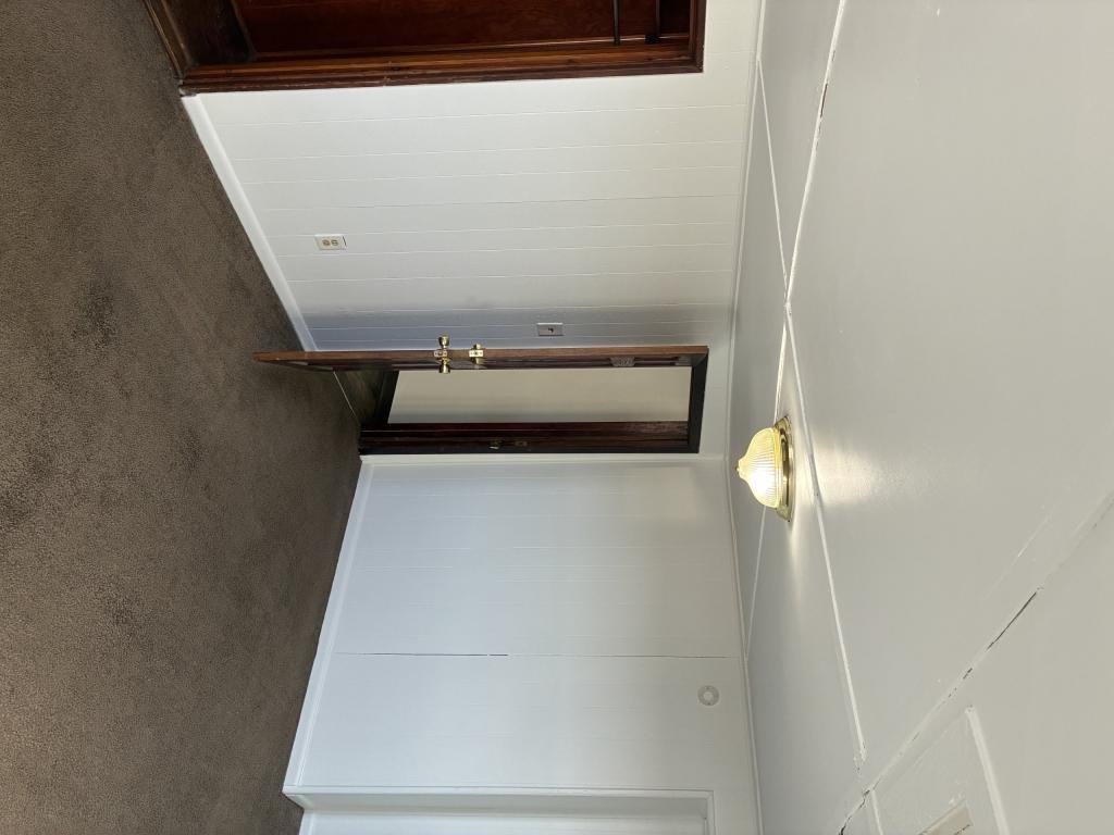 924 Island Ave - Photo 2 of 10