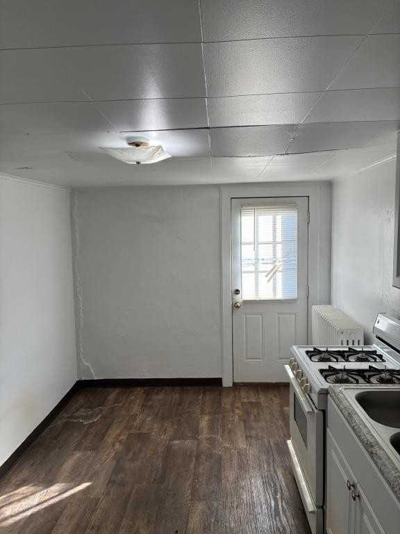 924 Island Ave - Photo 3 of 10