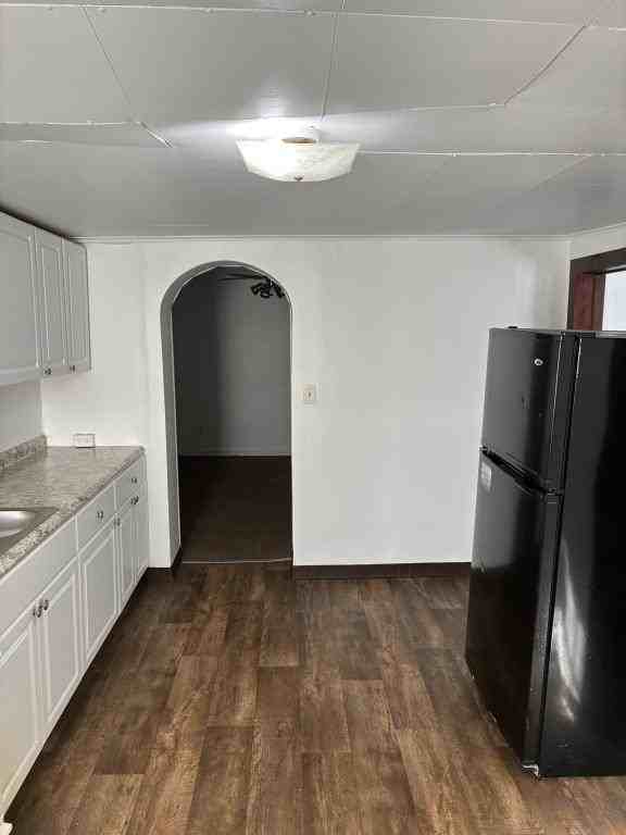 924 Island Ave - Photo 4 of 10