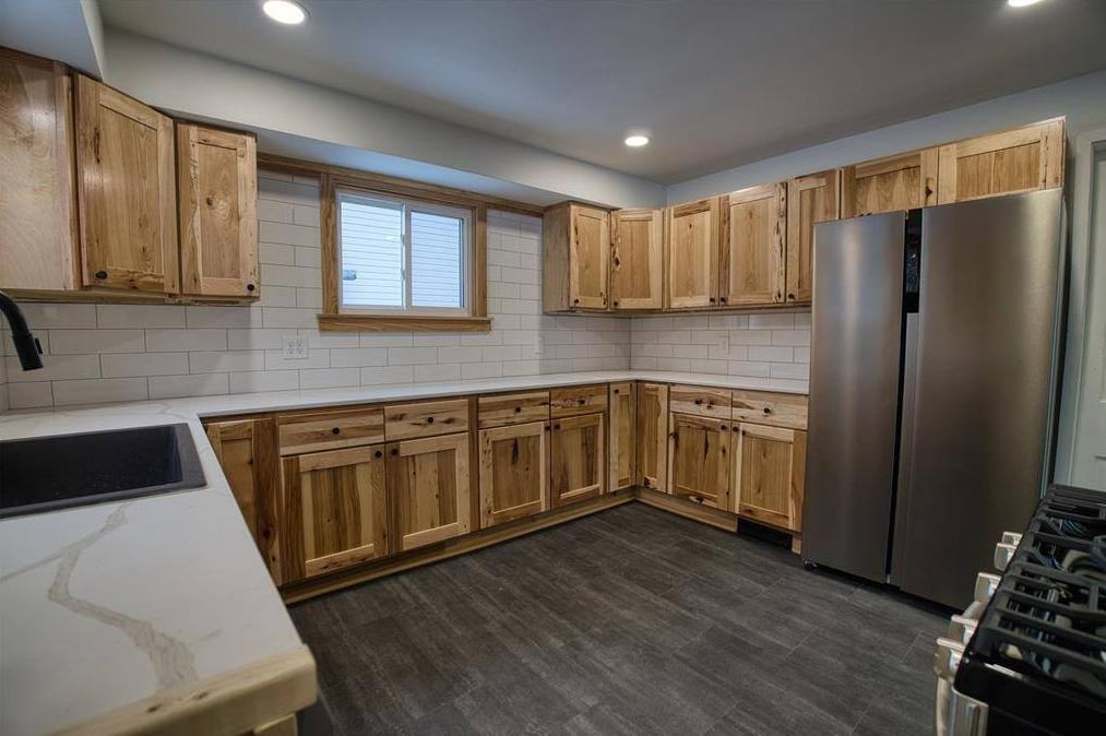 1702 Lake St - Photo 5 of 11