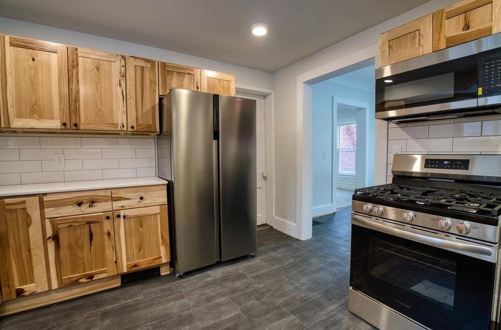 1702 Lake St - Photo 7 of 11