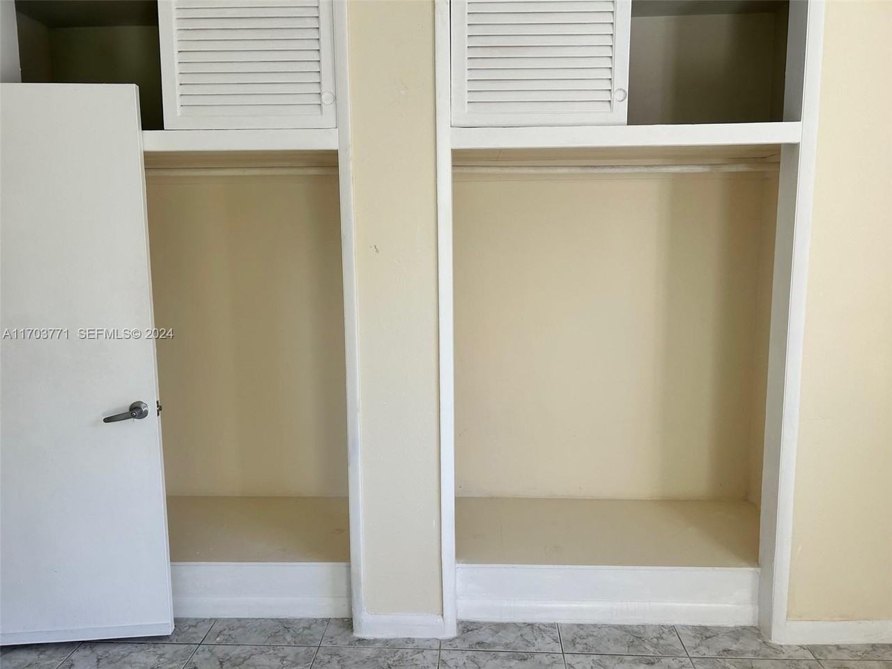 14710 South Spur Drive - Photo 4 of 10