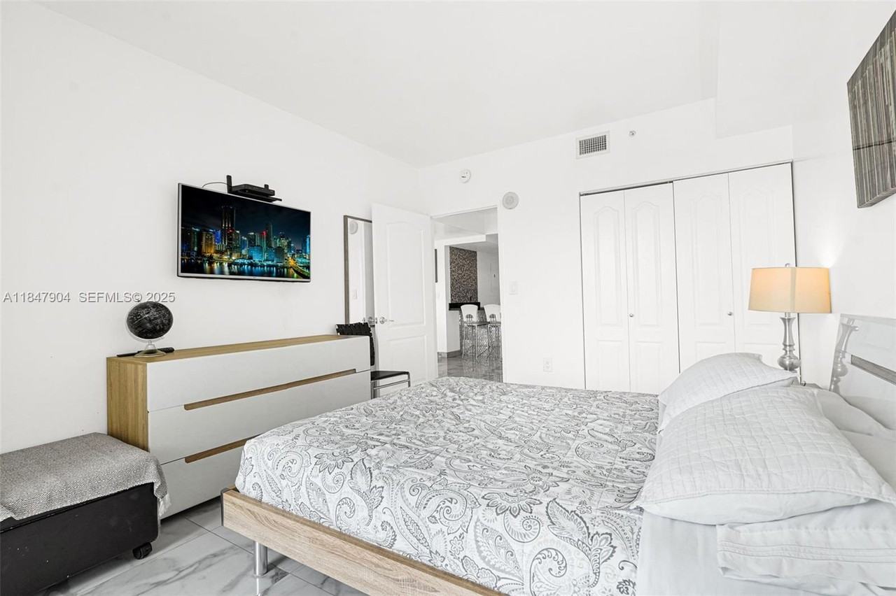 17555 Atlantic Boulevard #504 - Photo 3 of 22