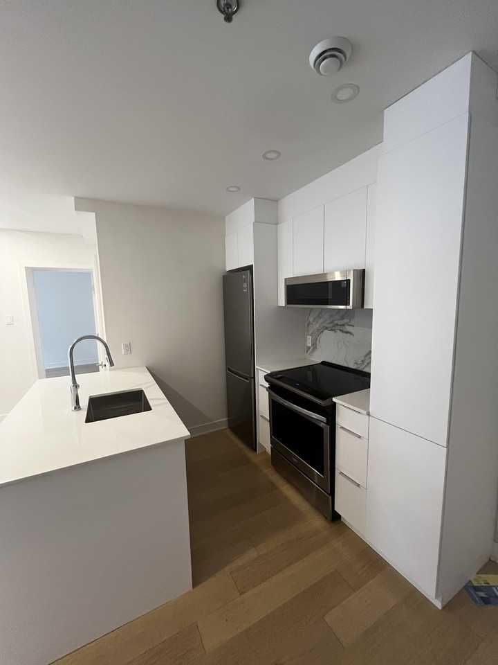1, rue Glenmore - Photo 7 of 8