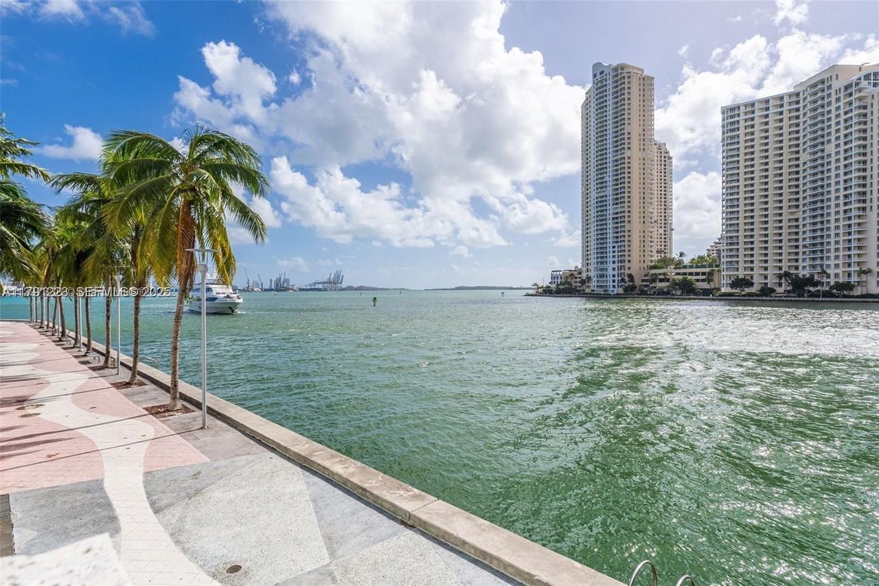 335 South Biscayne Boulevard #908 - Photo 2 of 5