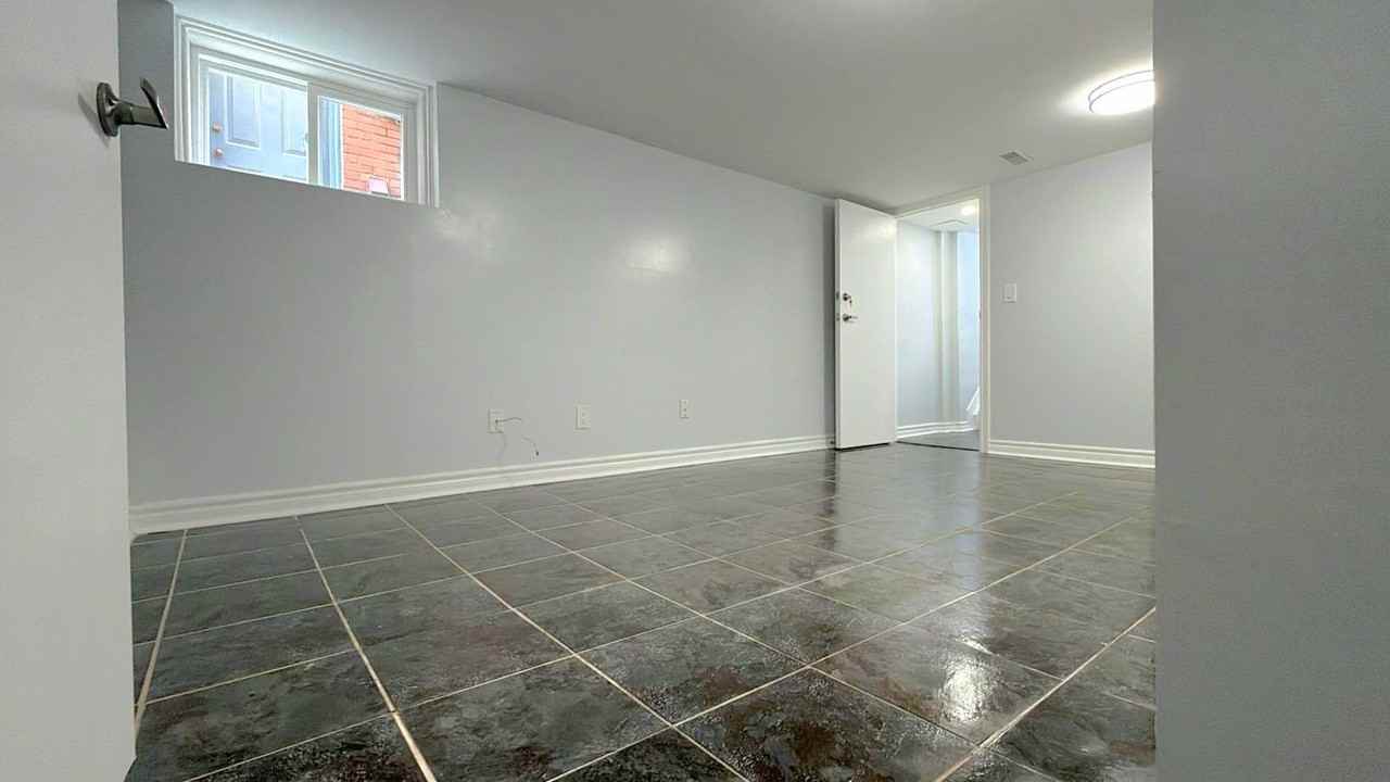 408 Strathmore Boulevard - Photo 2 of 14