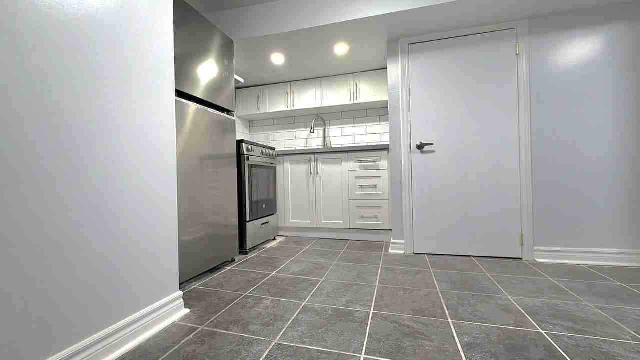 408 Strathmore Boulevard - Photo 5 of 14