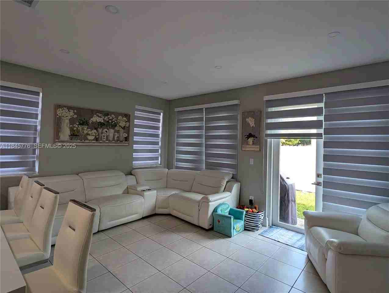 11461 Northwest 32nd Place - Photo 4 of 20