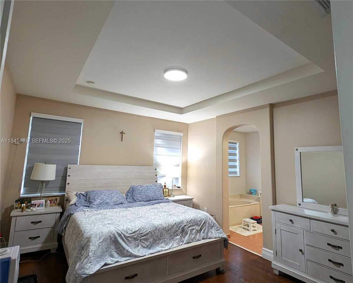 11461 Northwest 32nd Place - Photo 6 of 20