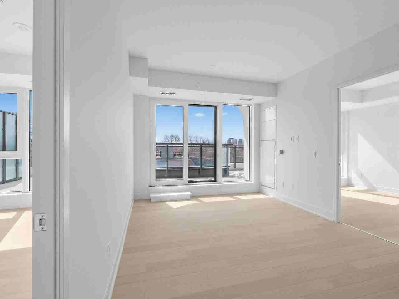 Dupont St & Walmer Rd - Photo 5 of 18