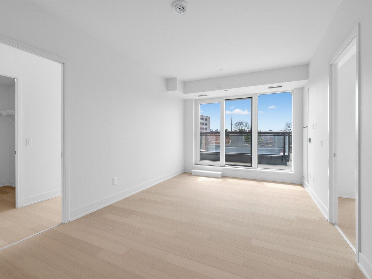 Dupont St & Walmer Rd - Photo 4 of 18