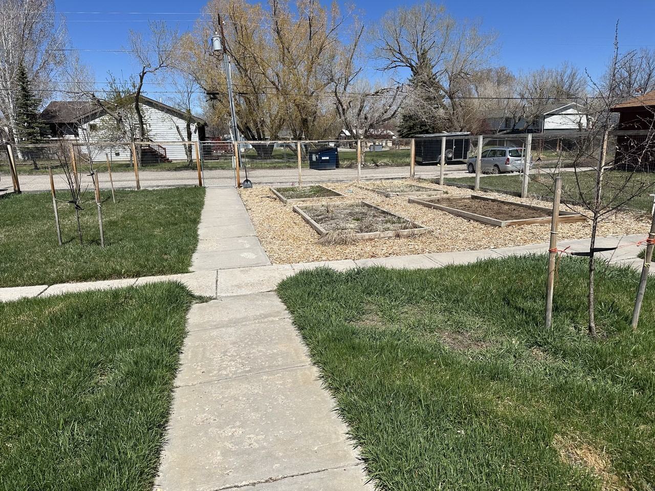 172 Washington St - Photo 4 of 10