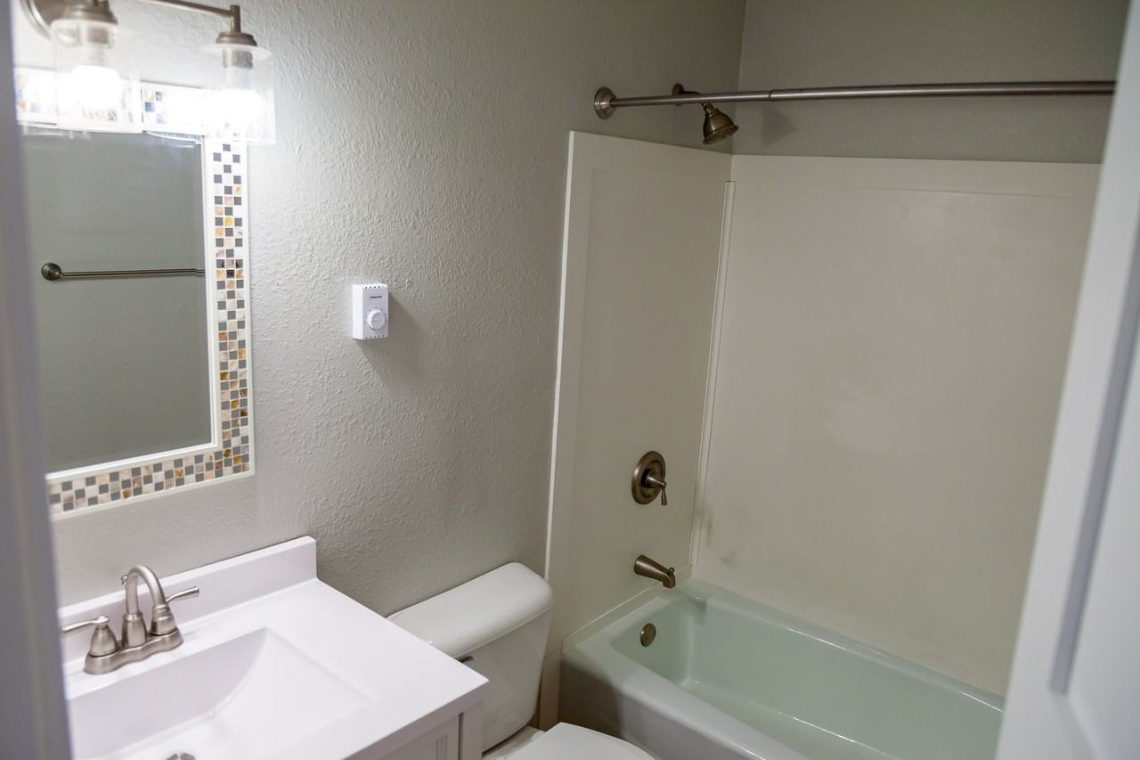 172 Washington St - Photo 5 of 10