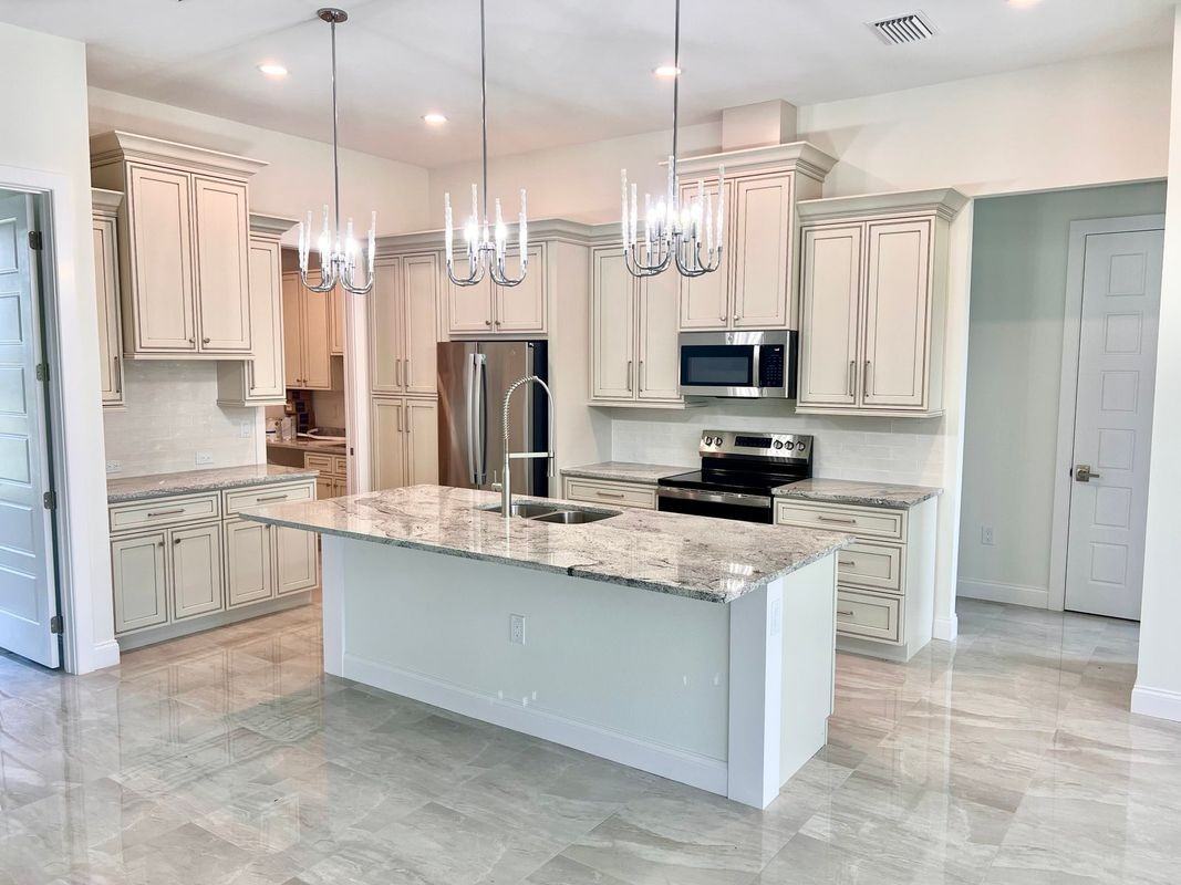 55 Rotonda Cir - Photo 2 of 35