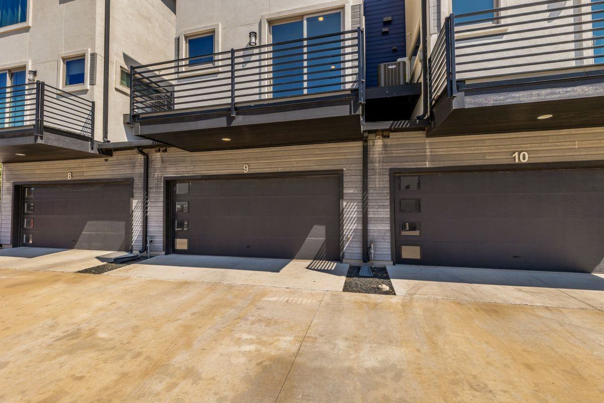 1417 Kramer Ln ##9 - Photo 4 of 42