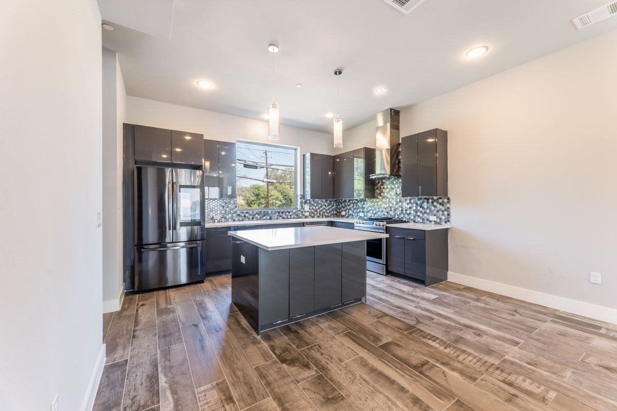 1417 Kramer Ln ##9 - Photo 6 of 42