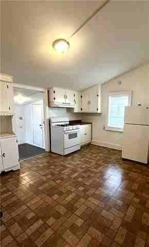 8526 Willow St - Photo 3 of 15