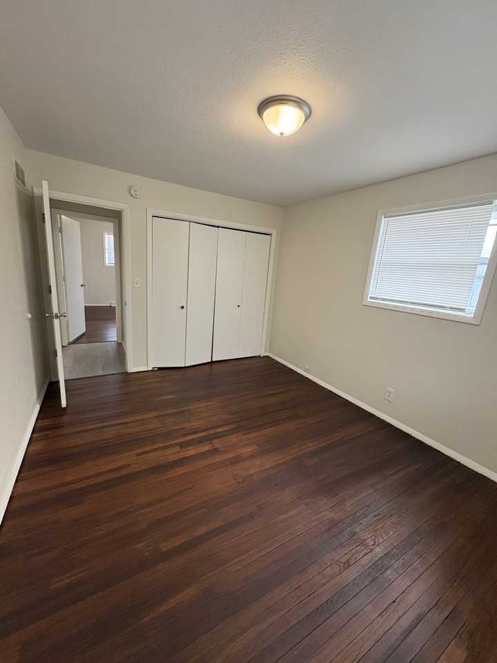 2714 West Radan Court - Photo 2 of 9
