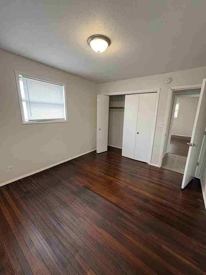 2714 West Radan Court - Photo 5 of 9