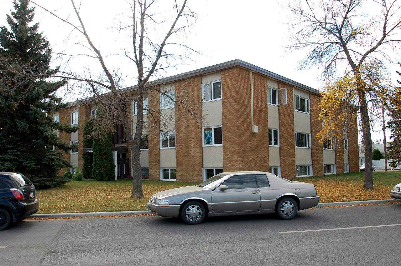 Lendrum Apartments - Photo 2 of 3