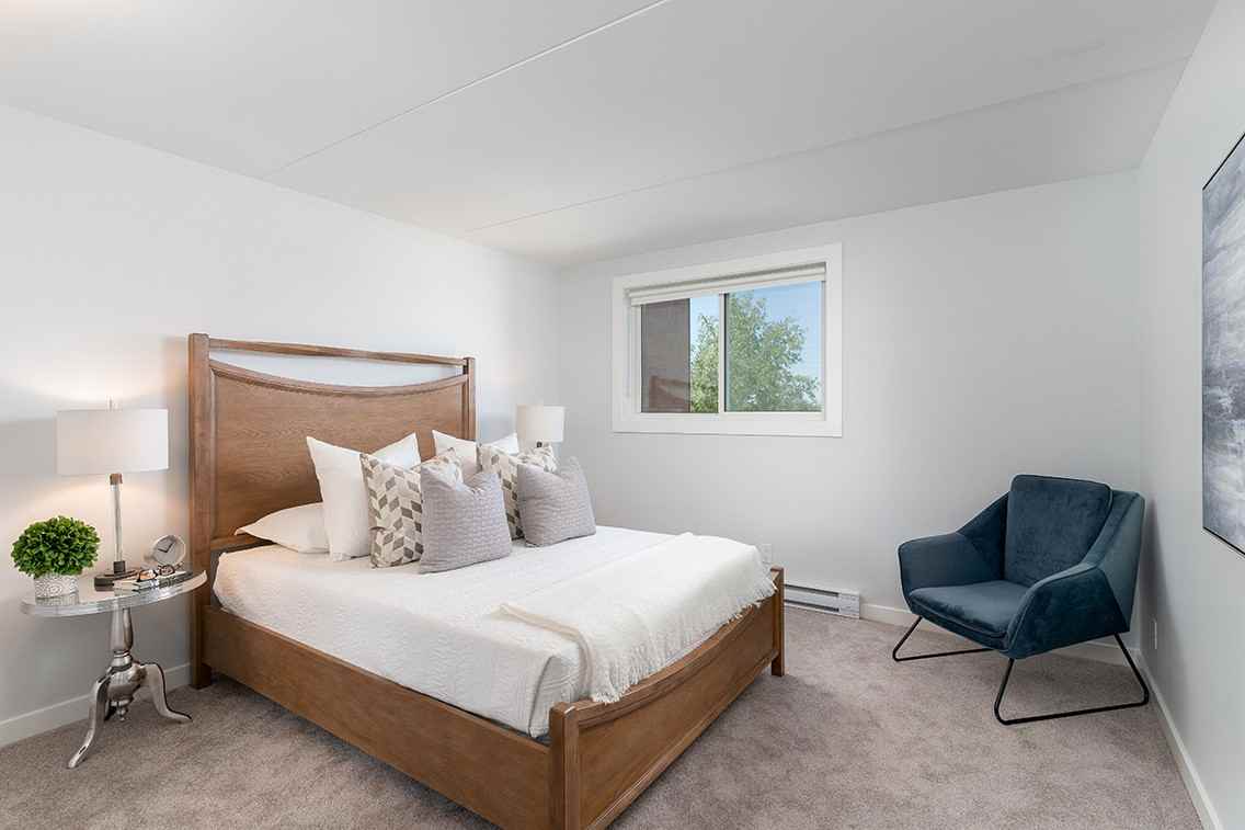 Adamar Manor - Photo 4 of 11