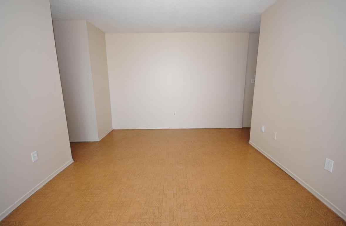 Bell Manor Apartments - Photo 5 of 9